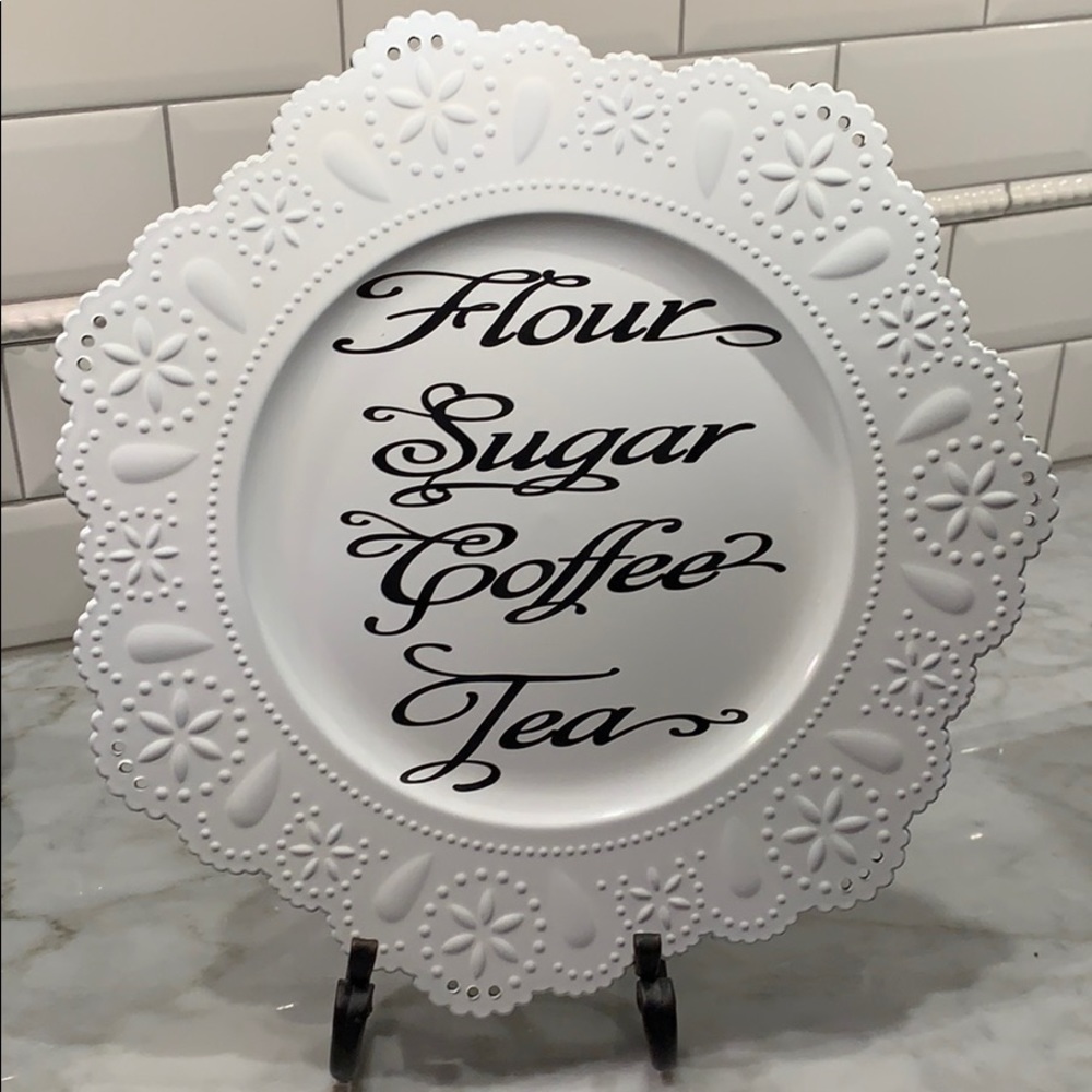 Decorative charger plate